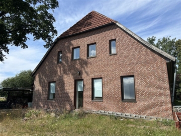 Großes Wohnhaus mit Einliegerwohnung in ruhiger Lage, 31595 Steyerberg, Einfamilienhaus