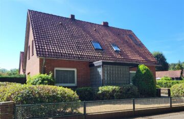 Zweifamilienhaus in ruhiger dörflicher Lage wartet auf Sie …, 31609 Balge, Mehrfamilienhaus