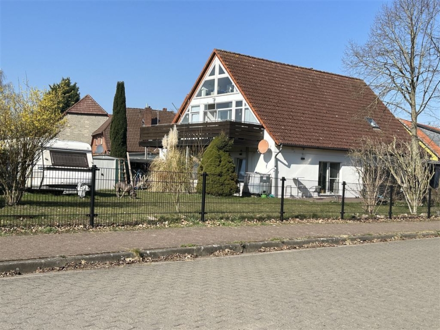 Wohnhaus - „Charmantes Zweifamilienhaus in Leese – Ideal für Familien und Investoren!“