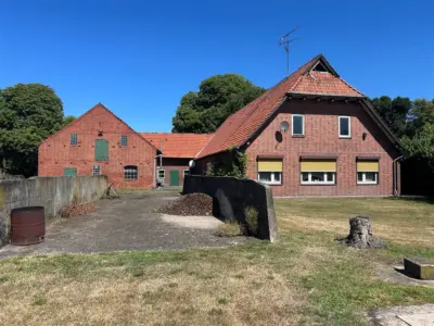 Ländliches Anwesen mit Stallungen, Scheunen und Garagen, 31595 Steyerberg, Bauernhaus