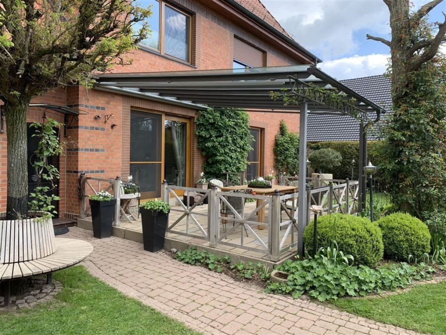Gartenanlage - Herausragendes Wohnhaus und Gewerbeeinheit mit viel Platz Luxus Comfort und Potenzial