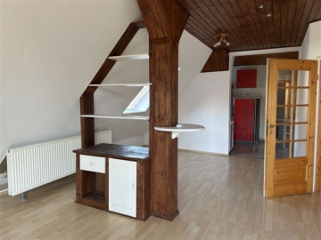 Gut ausgebaute Eigentumswohnung mit Balkon im DG in ruhiger Lage von Liebenau, 31618 Liebenau, Dachgeschosswohnung