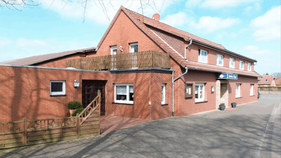 Giebelansicht - Gaststätte mit Geschichte, Traditionsreiches Objekt mit vielfältigen Zukunftsperspektiven