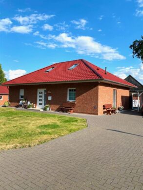 Schicker neuwertiger Bungalow (Bj. 2020) m. Carport, in zentraler Lage von Kirchdorf, 27245 Kirchdorf b Sulingen, Bungalow