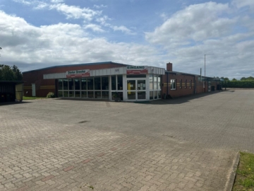 Interessante Gewerbehalle mit Heimwerkermarkt, 31592 Stolzenau , Weser, Lagerfläche
