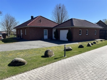 Junger Bungalow mit Charme u. Qualität für die Familie oder für Senioren in zentraler ruhiger Lage, 27245 Kirchdorf b Sulingen, Bungalow