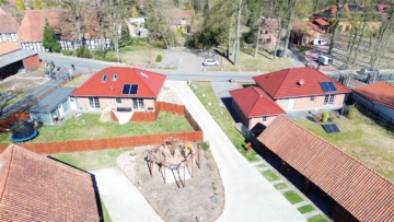 Gelegenheit: Tolle Wohnanlage ein Bauernhof und 2 neuwertige Bungalows, mit viel Platz u. Komfort, 27245 Kirchdorf, Mehrfamilienhaus