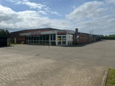 Interessante Gewerbehalle mit Heimwerkermarkt, 31592 Stolzenau , Weser, Lagerfläche